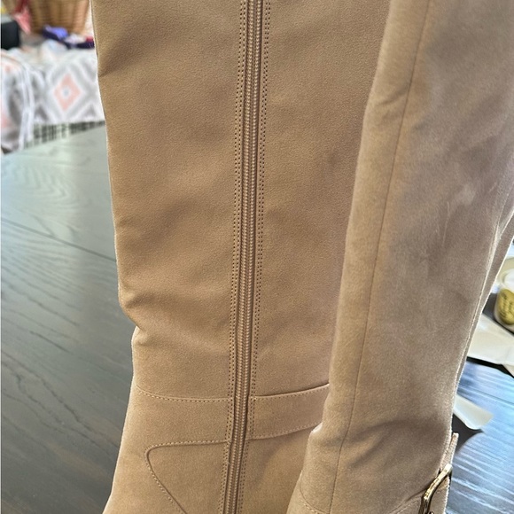 High Heel Suede Buckle Boots brand new size 6 in a half - Picture 10 of 11